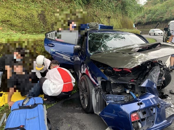 三星山路遊覽車與自小客車禍