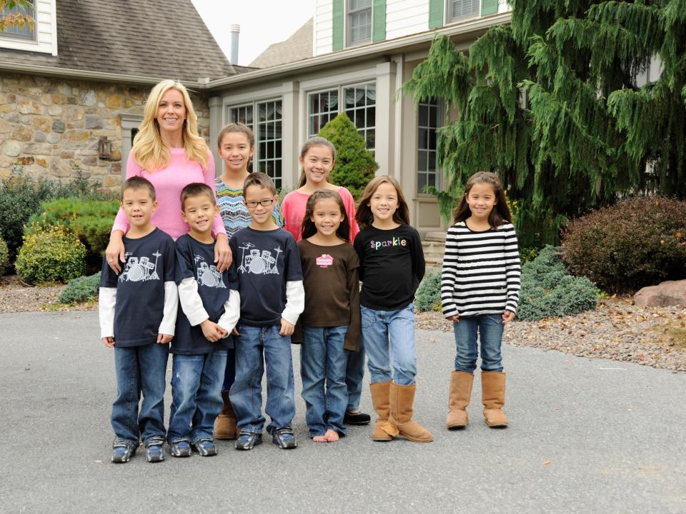 Kate Gosselin with all of her children on "Celebrity Wife Swap."