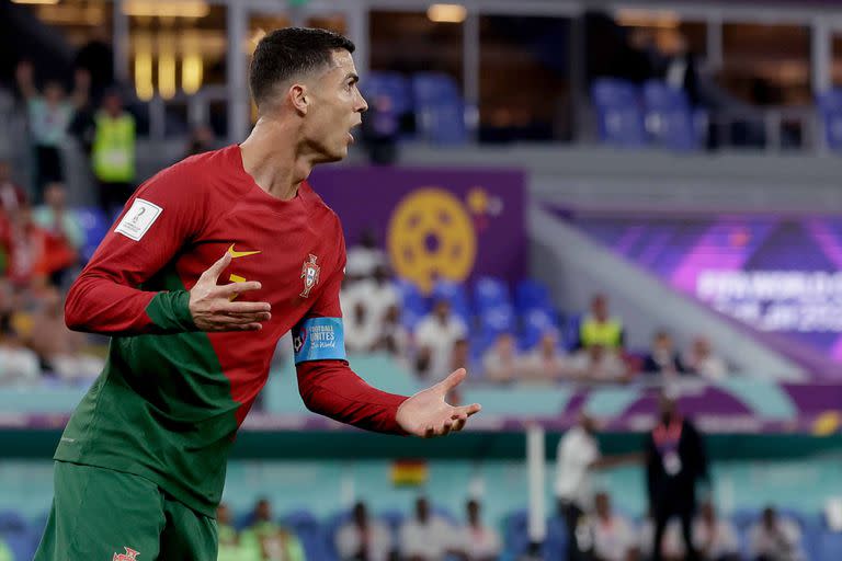 DOHA, QATAR - NOVEMBER 24: Cristiano Ronaldo of Portugal disappointed   during the  World Cup match between Portugal  v Ghana at the Stadium 974 on November 24, 2022 in Doha Qatar (Photo by Eric Verhoeven/Soccrates/Getty Images)