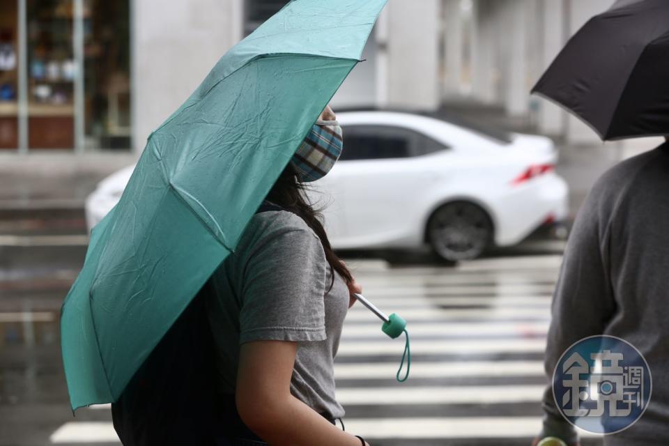 今（30日）水氣增加，北部地區不定時有局部短暫陣雨。（本刊資料照）