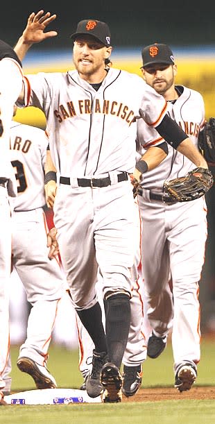 Video: Hunter Pence gets boo'd, hits a home run, and reveals a Giants  undershirt in front of Dodger Stadium : r/baseball