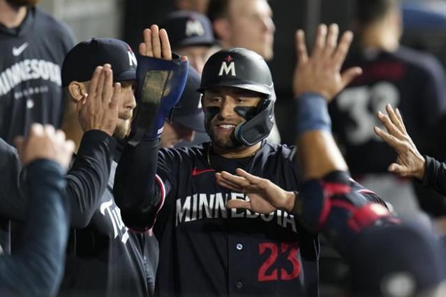 Eloy Jiménez, Gavin Sheets homer in 5-run first as the White Sox edge the  Twins 7-6