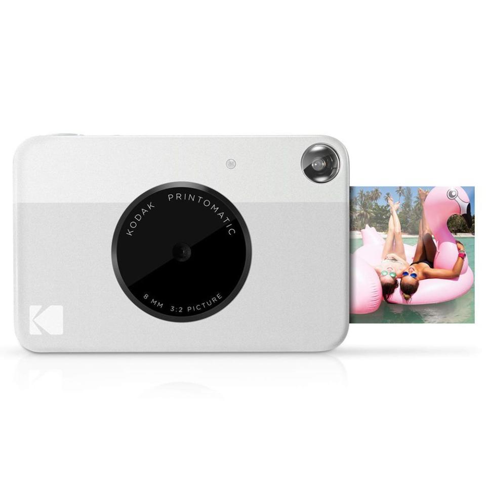 4) Kodak PRINTOMATIC Instant Digital Camera