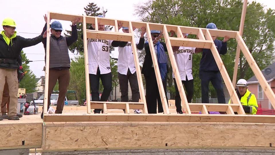 <div>Brewers players help with Milwaukee Habitat for Humanity build</div>