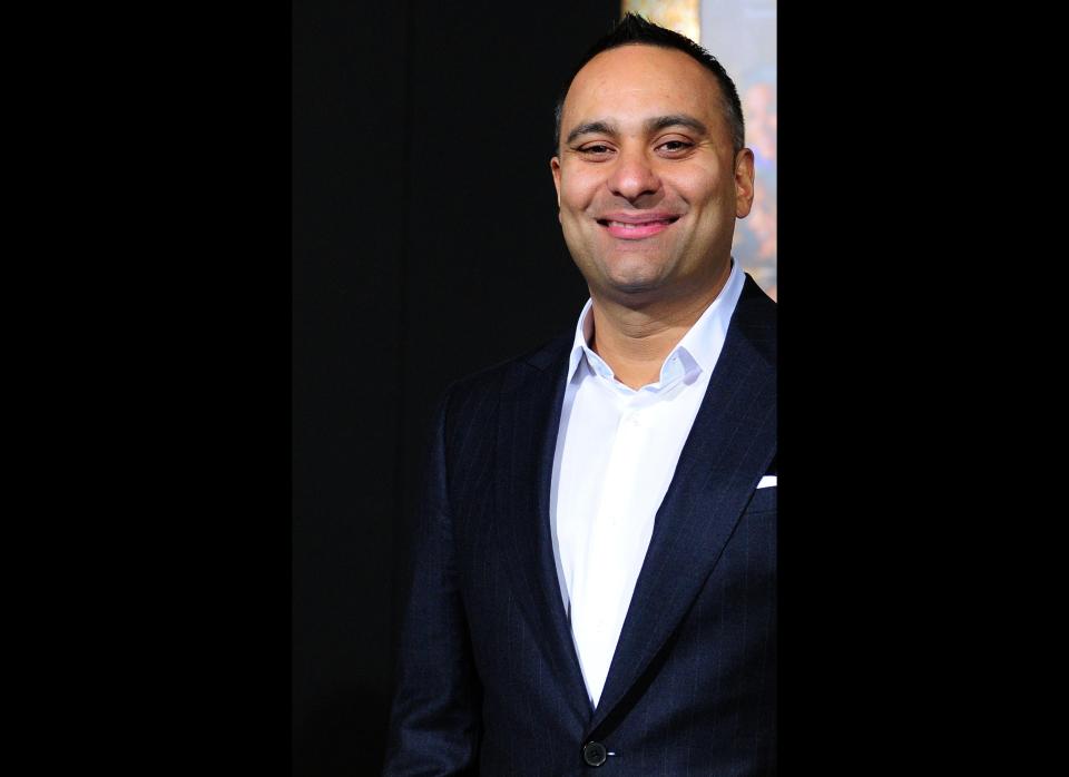 <a href="http://twitter.com/#!/therealrussellp" target="_hplink">@therealrussellp</a>