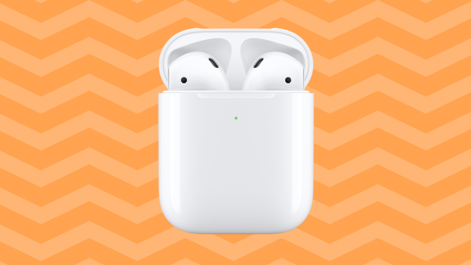 Apple AirPods with wireless charging case. (Photo: Apple)