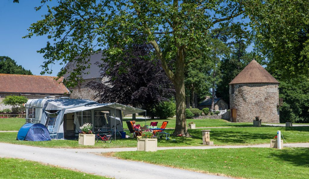 The site sits in the Bay of Mont-Saint-Michel (Castel camping Château de Lez-Eaux Normandy - Mont Saint Michel)