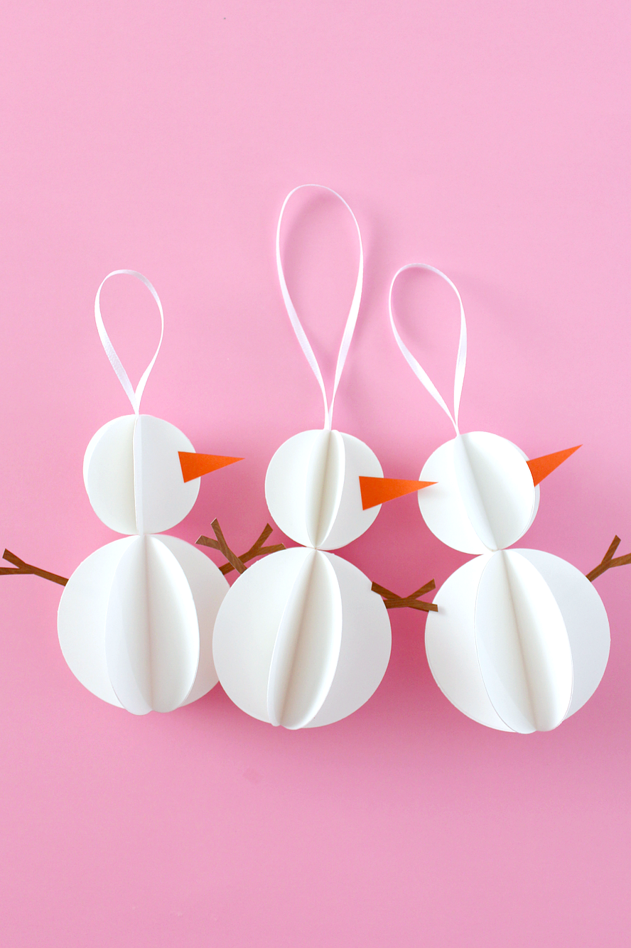 28) 3D Paper Snowman Ornaments