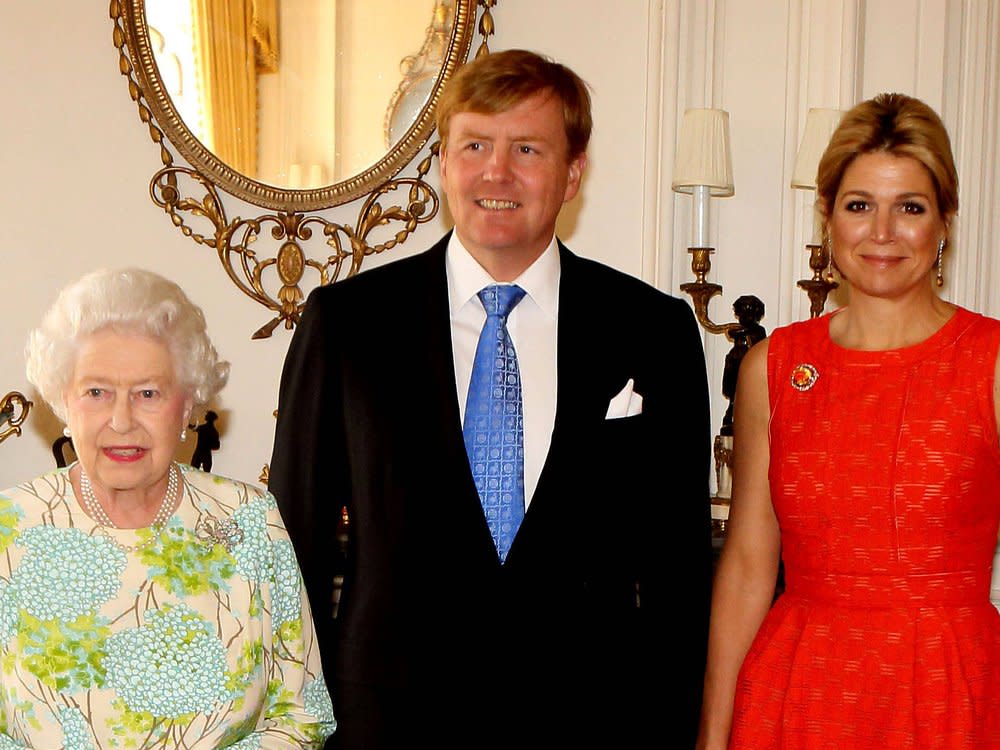 Queen Elizabeth II. zusammen mit König Willem-Alexander und Königin Máxima. (Bild: imago images/Starface)