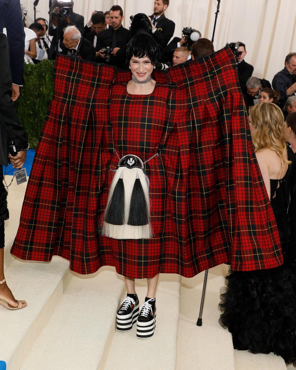 <h1 class="title">Julie Macklowe in Comme des Garçons, 2017</h1><cite class="credit">Photo: Getty Images</cite>