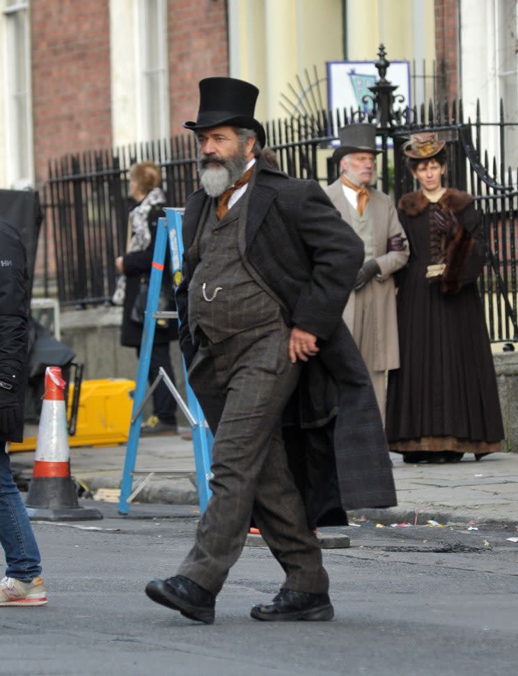 Picture Shows: Mel Gibson November 25, 2016 'What Women Want?' ...A portly Mel Gibson in period costume. The eighties action film hero looked to have a much increased waistline since his leading man heyday. Mel is seen on his iPhone in between takes on the set of his new movie, ' The Professor and The Madman', which is being filmed in Dublin, Ireland. Exclusive All Rounder WORLDWIDE RIGHTS - NO IRELAND Pictures by : FameFlynet UK © 2016 Tel : +44 (0)20 3551 5049 Email : info@fameflynet.uk.com