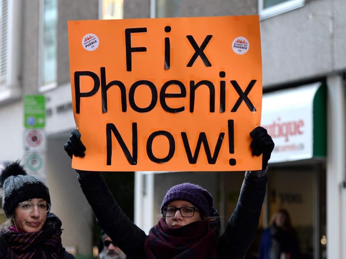 Members of the Public Service Alliance of Canada hold a rally in Ottawa on Feb. 28, 2019, to mark the third anniversary of the launch of the Phoenix pay system. (Justin Tang/Canadian Press - image credit)