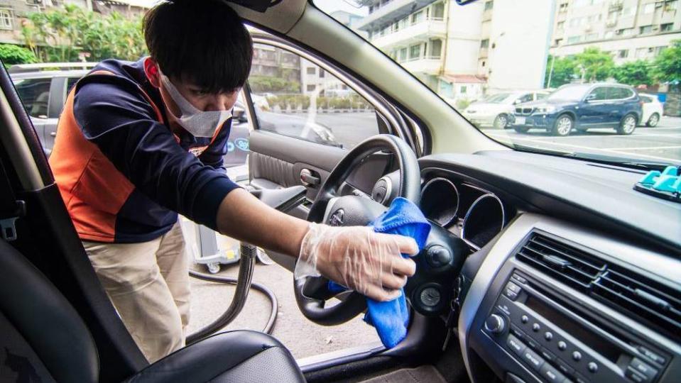 格上Go Smart率先推動「車況登錄」，完整告知租戶內外車況。(圖片來源/ 格上租車)