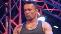 Um das "Parcours-Monster" von "Ninja Warrior Germany" (RTL) zu bezwingen, muss man alles geben! Thomas Oppermann (Foto) kämpfte sogar bis aufs Blut. Wortwörtlich! "Solche Bilder haben wir noch nie gesehen!", war sogar Moderator Jan Köppen entsetzt, als der Athlet mit dem Kopf gegen das Schwungrad knallte. Es blieb nicht die einzige Schrecksekunde. (Bild: TVNOW)