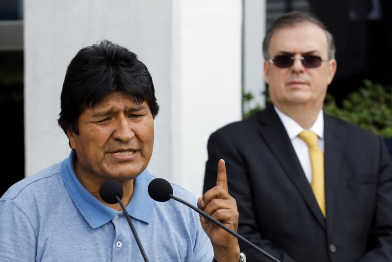 El renunciado presidente de Bolivia, Evo Morales, habla a su llegada a México en donde recibió asilo.