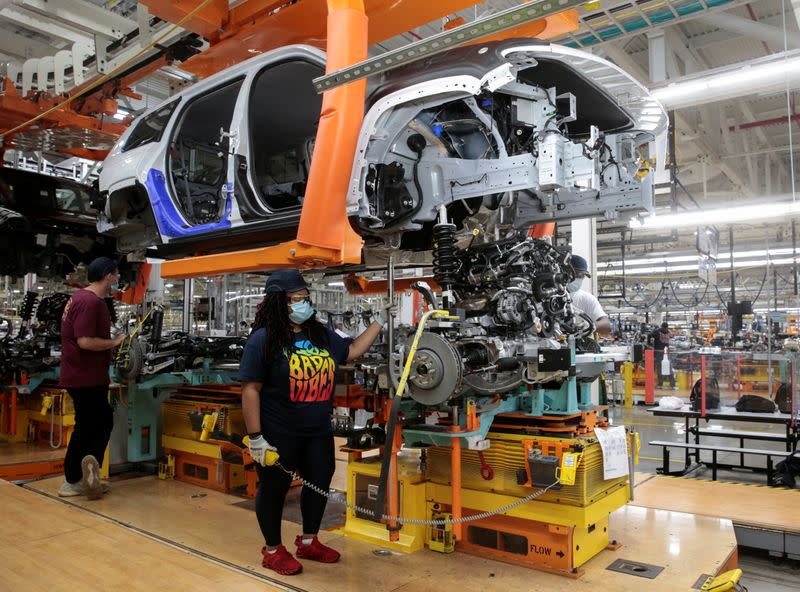 2021 Jeep Grand Cherokee L at the Detroit Assembly Complex - Mack Plant