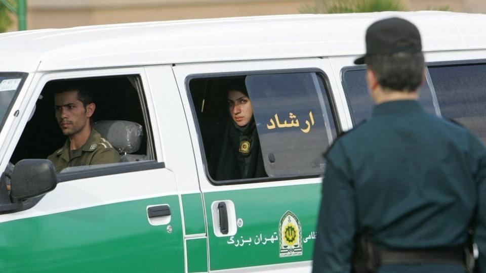 Patrulla de polic&#xed;a iran&#xed;