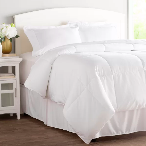 Wayfair Basics Down Alternative Comforter (Photo: Wayfair)