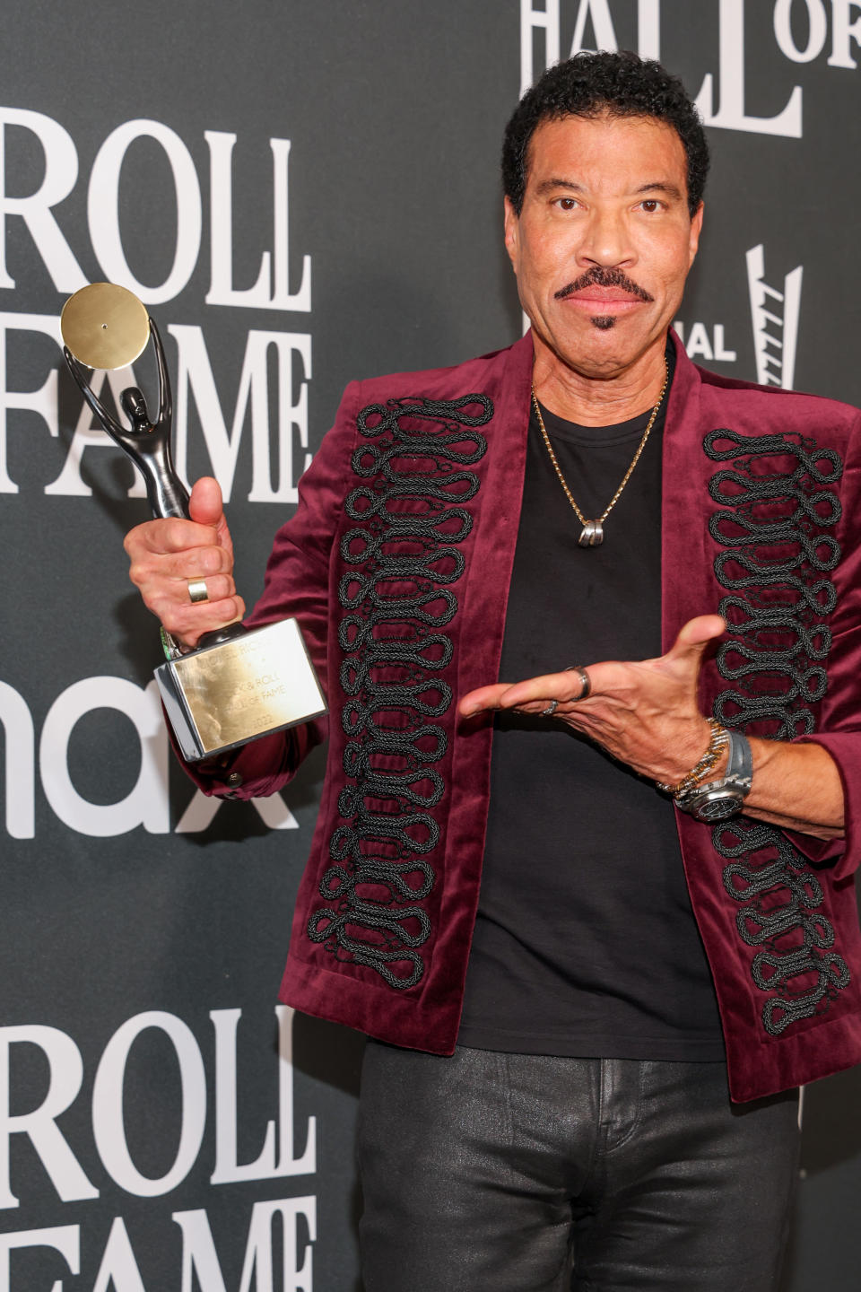 Lionel Richie at the 2022 Rock &amp; Roll Hall of Fame Induction Ceremony Red Carpet held at the Microsoft Theatre on November 5, 2022 in Los Angeles, California.