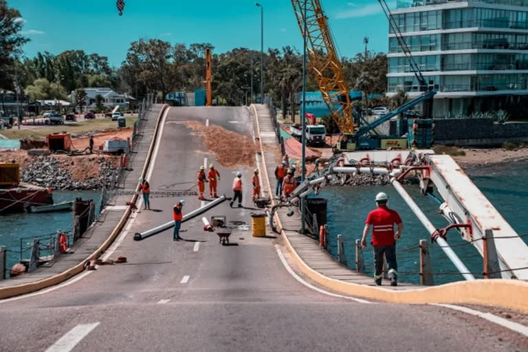 Las obras en el puente de La Barra