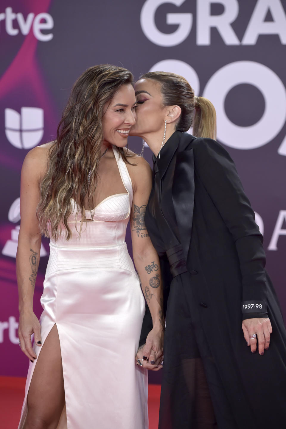 Latin Grammy 2023:Jocelyn Trochez y Kany García (Juan Naharro Gimenez/Getty Images)