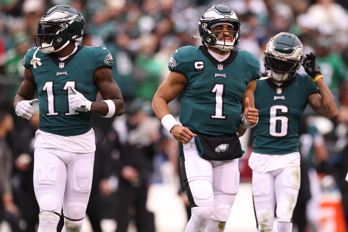 Commanders vs. Eagles betting odds, props, picks: Philly a heavy