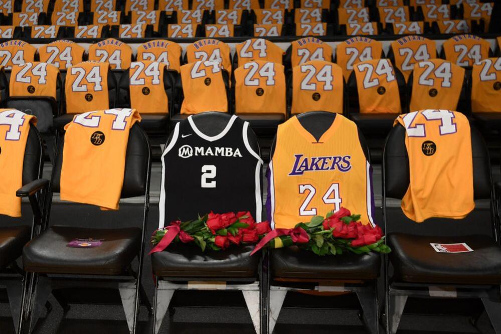 Why Kobe Bryant Changed His Lakers Jersey Number From No.8 to No.24 -  EssentiallySports