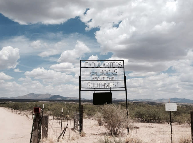 Arizona: Singing Wind Bookshop