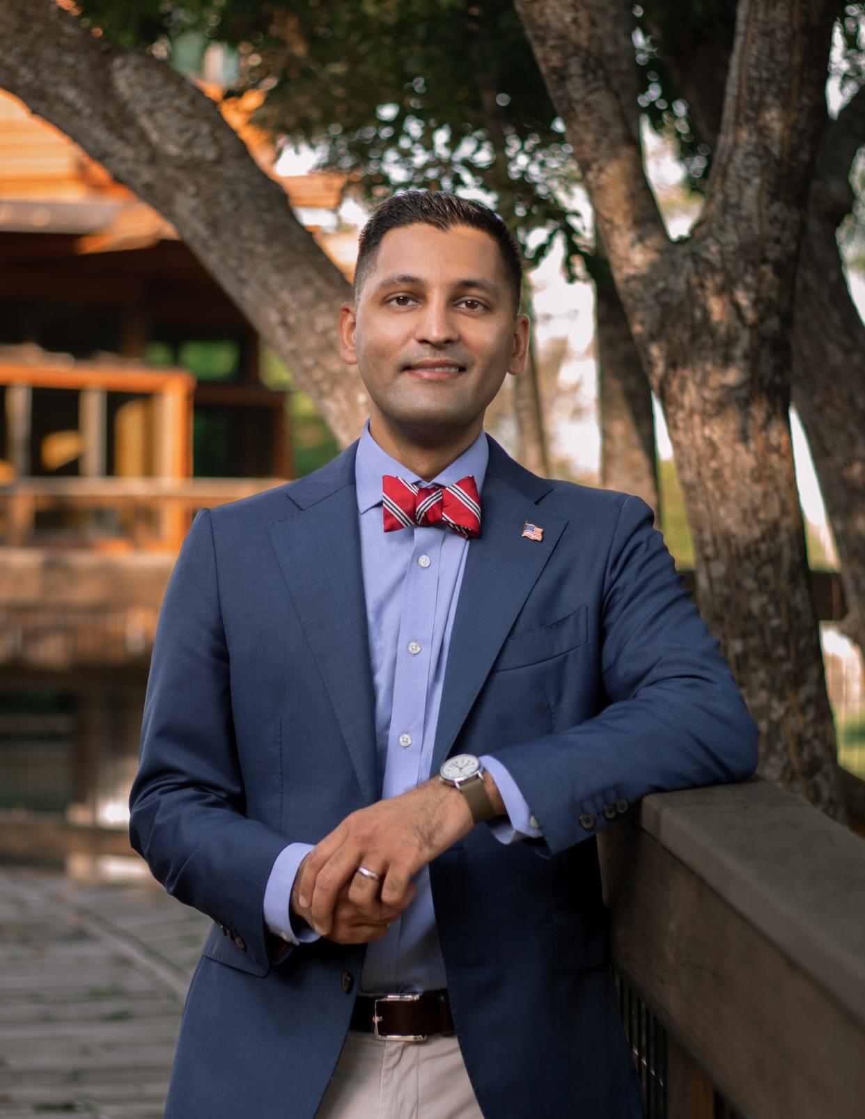Tal Siddique is challenging Chairman Kevin Van Ostenbridge for the Manatee County District 3 seat.