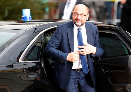 Germany's Social Democratic Party (SPD) candidate for chancellor Martin Schulz arrives for a TV debate with his challenger German Chancellor Angela Merkel of the Christian Democratic Union (CDU) in Berlin, Germany, September 3, 2017. 24. REUTERS/Fabrizio Bensch