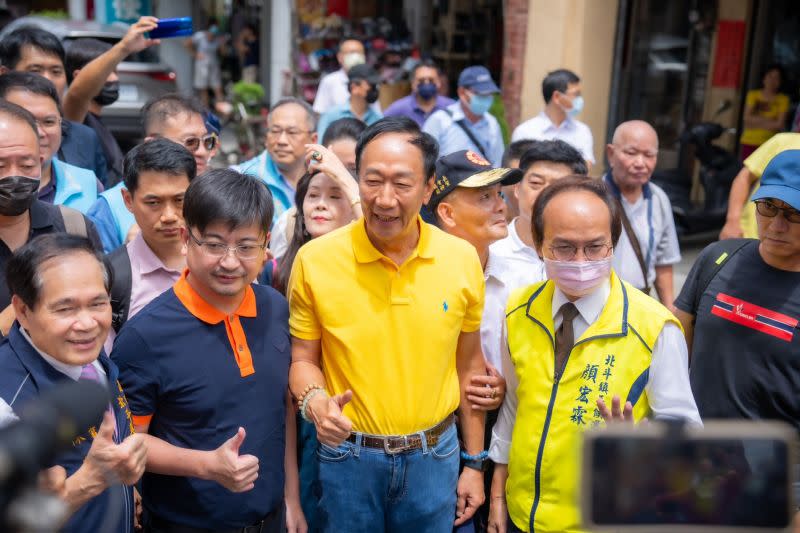 ▲沒在怕黨紀，郭台銘今日訪彰化，國民黨彰化議長謝典林全程陪同。（圖／郭台銘辦公室提供）