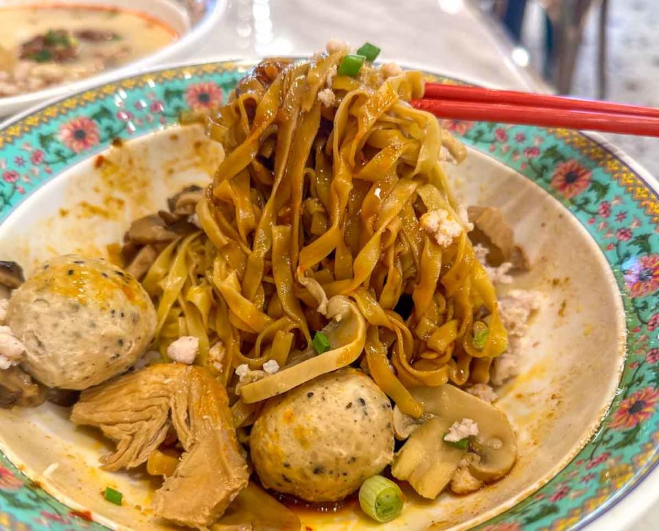 mee bagus - mee ayam