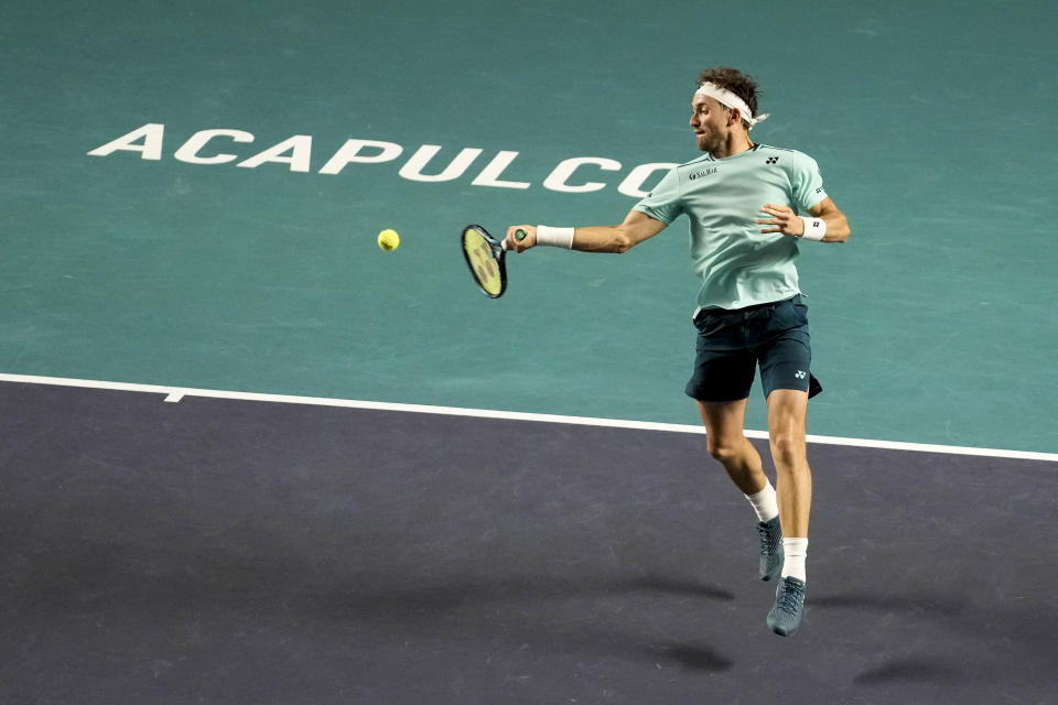 Casper Ruud of Norway plays a forehand return to Alex de Minaur of Australia during their final match of the Mexican Open tennis tournament in Acapulco, Mexico, Saturday, March 2, 2024. (AP Photo/Eduardo Verdugo)