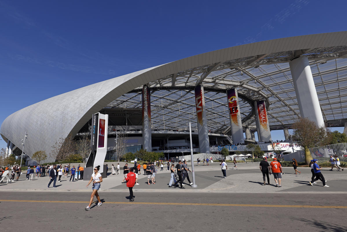 Report: 49ers fan beaten outside SoFi Stadium during NFC