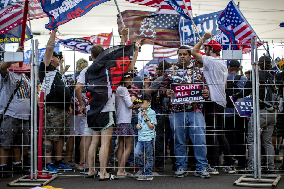 Trump supporters protest  in Phoenix, AZ. (Gina Ferazzi / Los Angeles Times via Getty Images file)