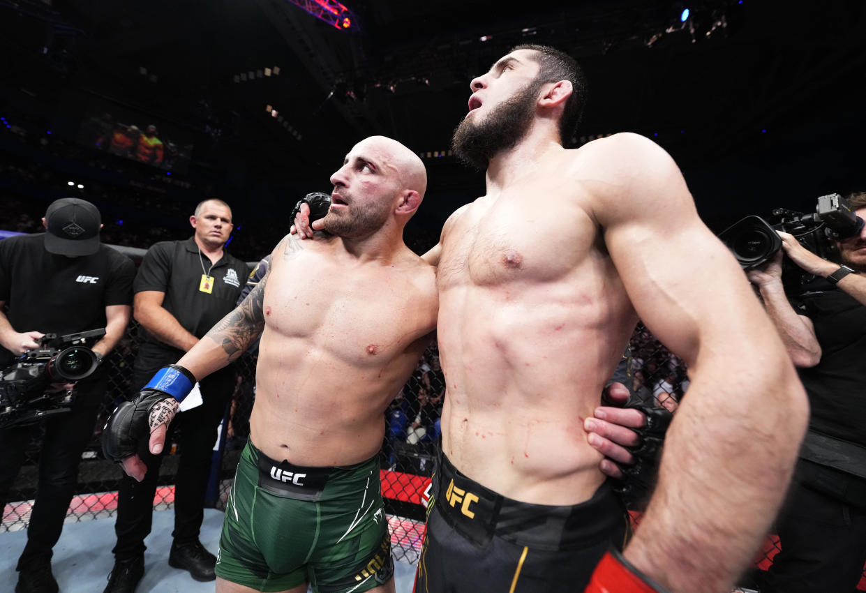 PERTH, AUSTRALIA - FEBRUARY 12: (R-L) Islam Makhachev of Russia and Alexander Volkanovski of Australia talk after their UFC lightweight championship fight during the UFC 284 event at RAC Arena on February 12, 2023 in Perth, Australia. (Photo by Chris Unger/Zuffa LLC via Getty Images)