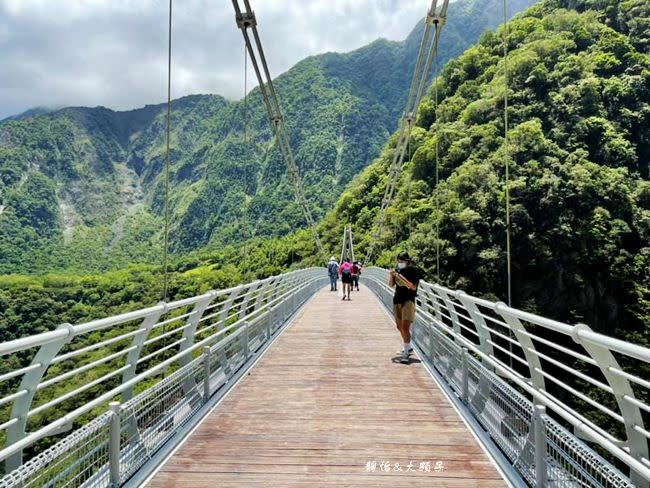 山月吊橋