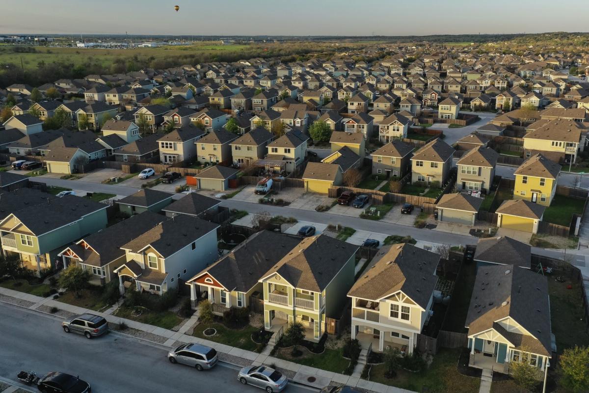Los compradores de viviendas comienzan a rebelarse debido al aumento vertiginoso de los precios en los Estados Unidos