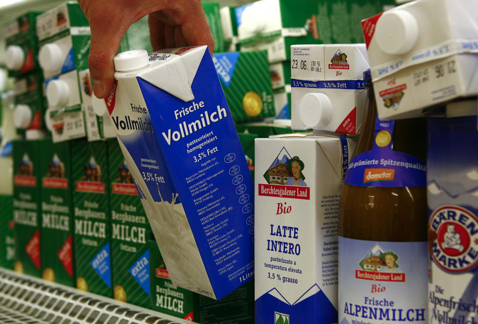 Milch im Supermarkt muss nicht immer aus Deutschland stammen. (Bild: Getty Images)