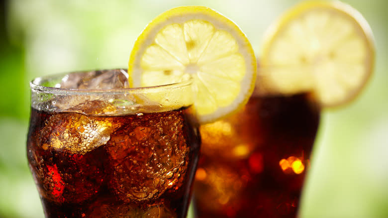 cola with lemon