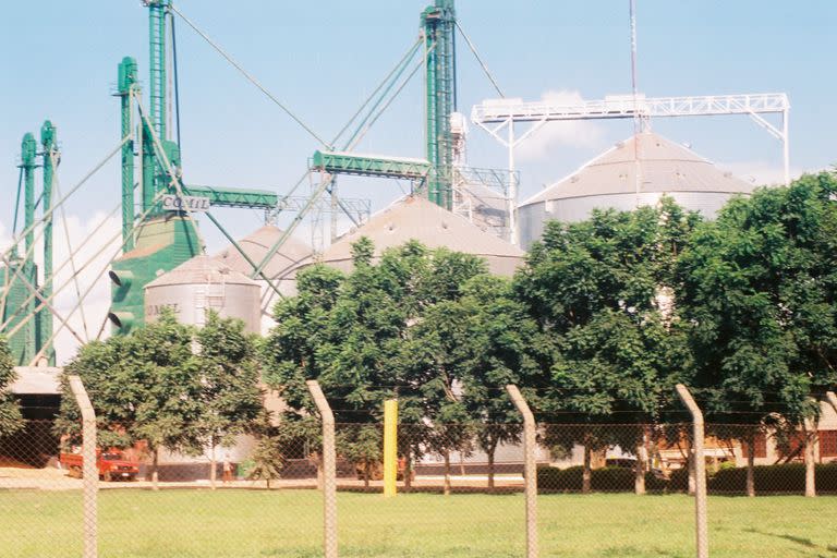 Silos de soja en Paraguay