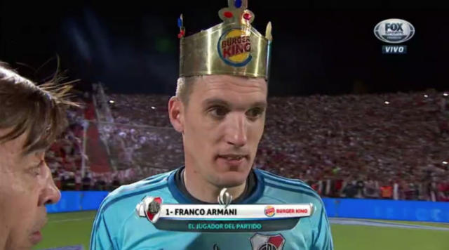 River Plate goalkeeper receives metal Burger King crown for man of