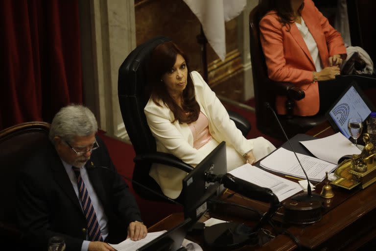 La vicepresidenta Cristina Kirchner estuvo al frente de la sesión del Senado