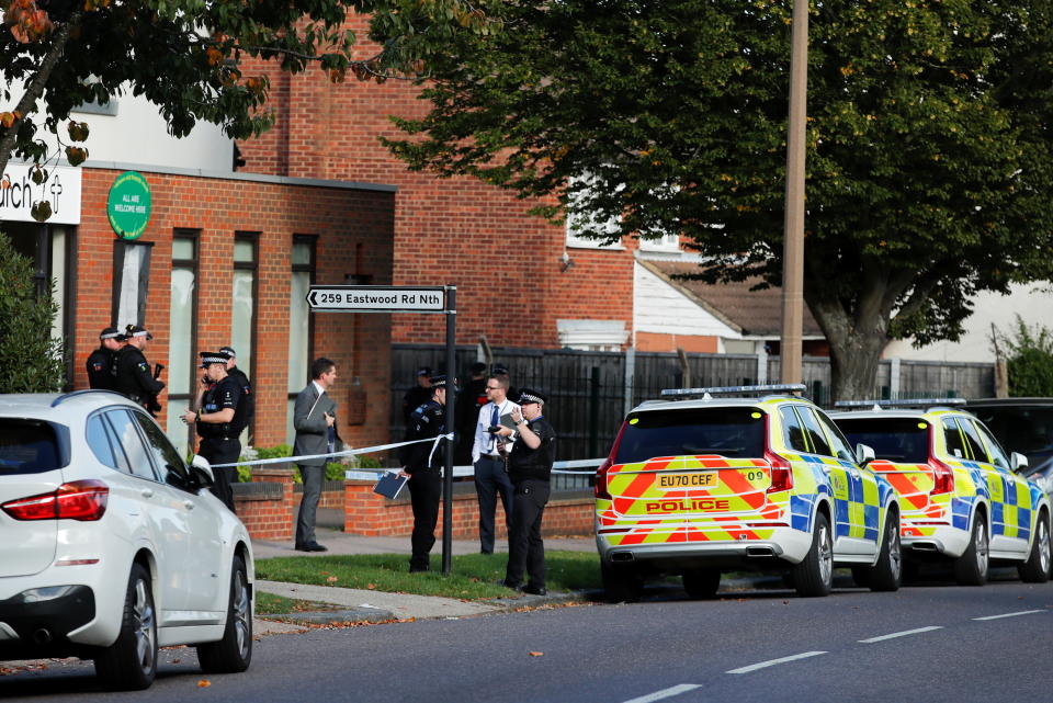 Einsatzkräfte am Tatort (Bild: REUTERS/Andrew Couldridge)