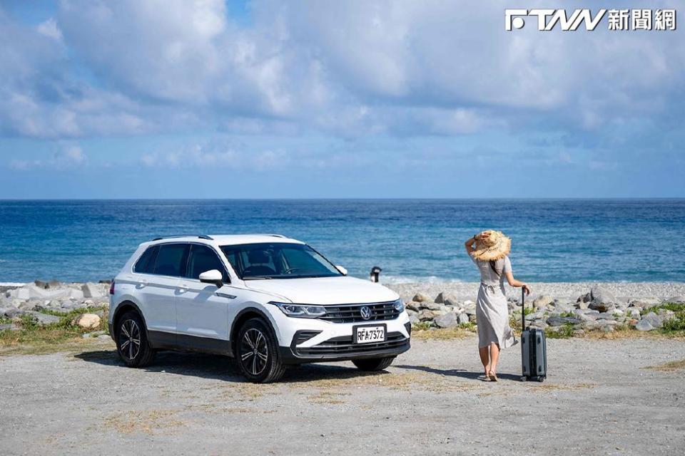 台灣福斯汽車加入格上短租豪華車隊陣容，讓消費者輕鬆體驗駕馭樂趣，裕隆持續擴大共享車隊規模，預計年底達成2000台目標。（圖／格上租車提供）