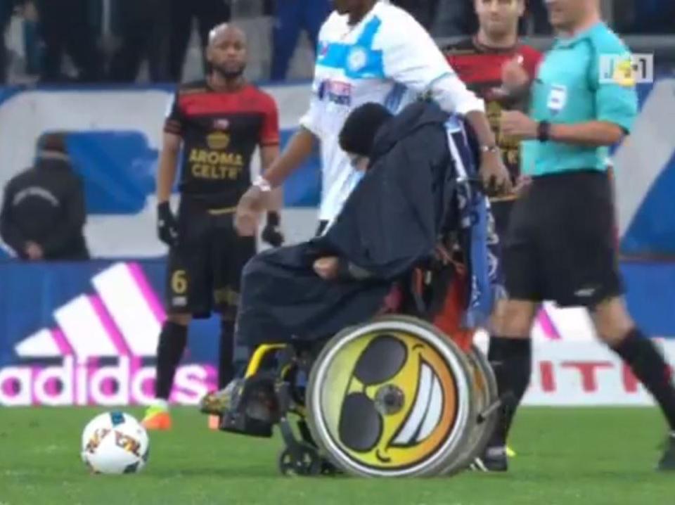 Cazarre compared the disabled Marseille fan to injury-plagued midfielder Abou Diaby (Canal+)