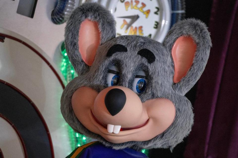 Garner Holt was asked to create a Disney-like character for Chuck E. Cheese. His model came out in 2000.