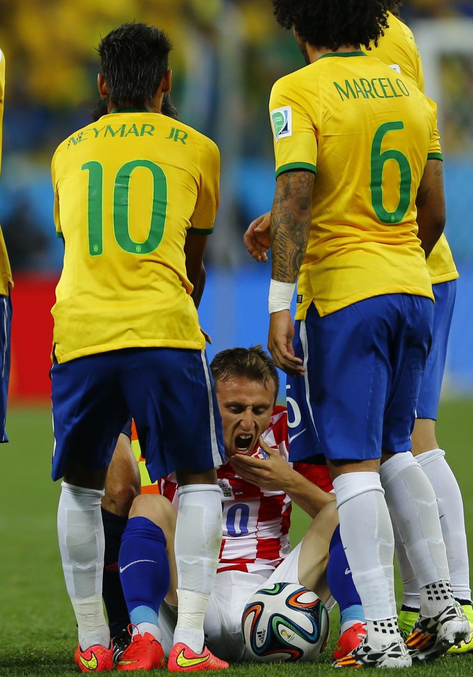 Dramatic dives of the World Cup