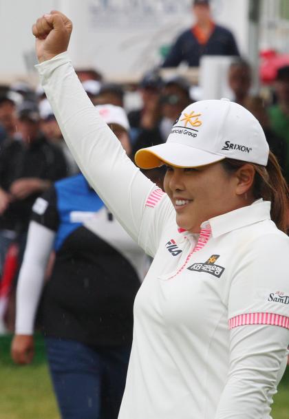 Inbee Park raises her fist after her final putt, winning the Manulife Financial LPGA Classic (AP)