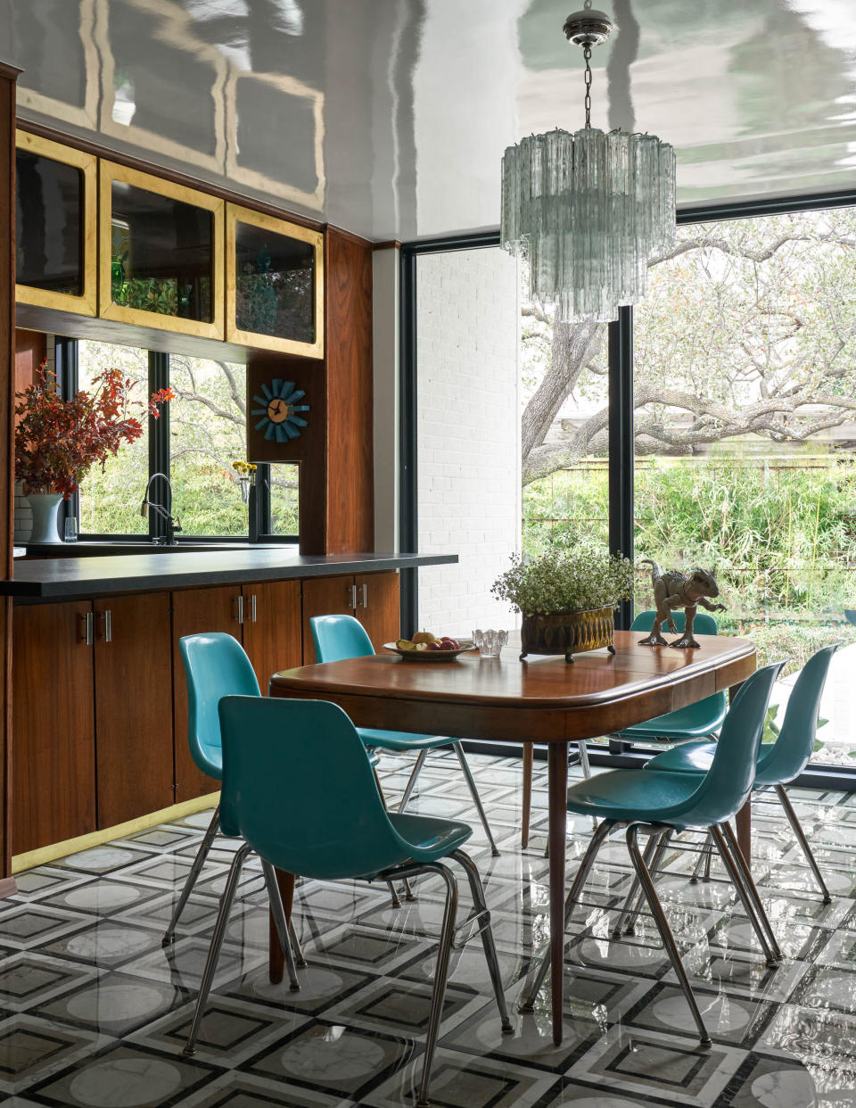Inside a Modernist Dallas Family Home That Was Inspired by Palm Springs